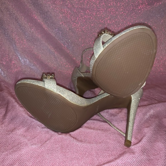 Gold glitter/jeweled heels! - Picture 4 of 4